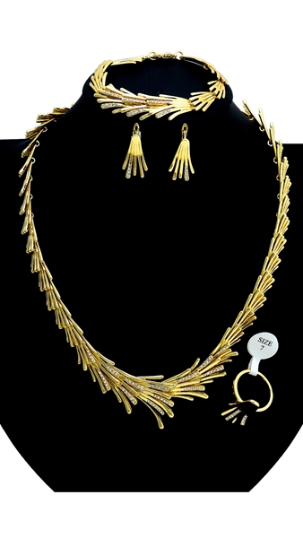 Picture of Fair Rhinestone Gold Plated 4 Pieces Jewelry Sets