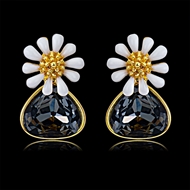 Picture of Wholesale Gold Plated Zinc Alloy Stud Earrings with No-Risk Return