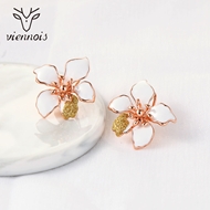 Picture of Classic Flowers & Plants Stud Earrings in Exclusive Design