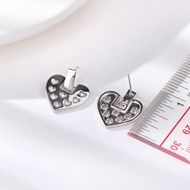 Picture of Impressive Platinum Plated Classic Stud Earrings with Low MOQ