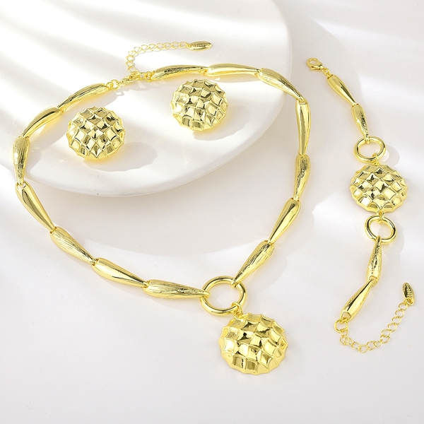 Picture of Dubai Gold Plated 3 Piece Jewelry Set with Fast Shipping