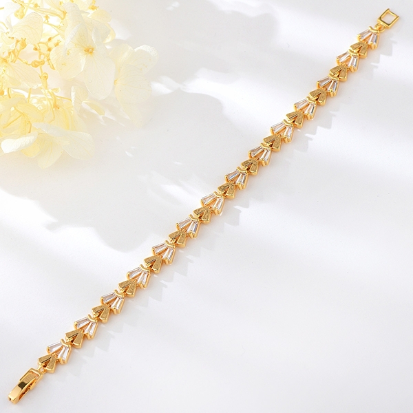 Picture of Delicate Gold Plated Fashion Bracelet with Worldwide Shipping