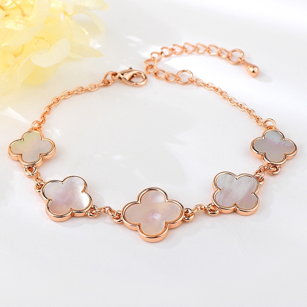 Picture of White Shell Fashion Bracelet for Female