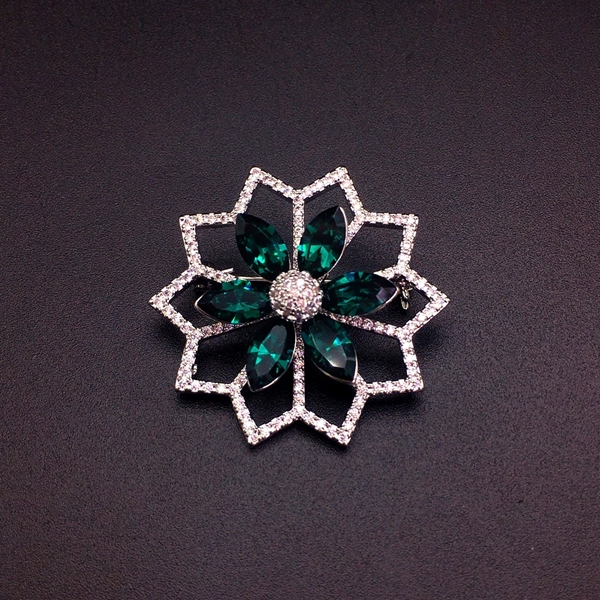 Picture of Trendy Platinum Plated Swarovski Element Brooche from Certified Factory