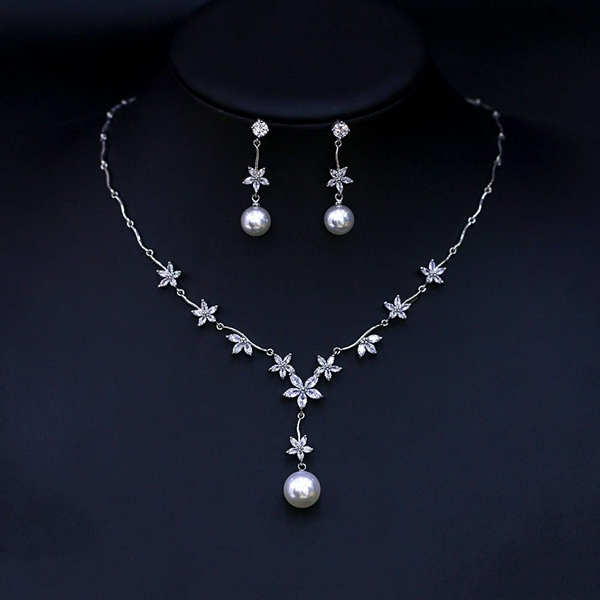 Picture of Beautiful Cubic Zirconia Platinum Plated 2 Piece Jewelry Set